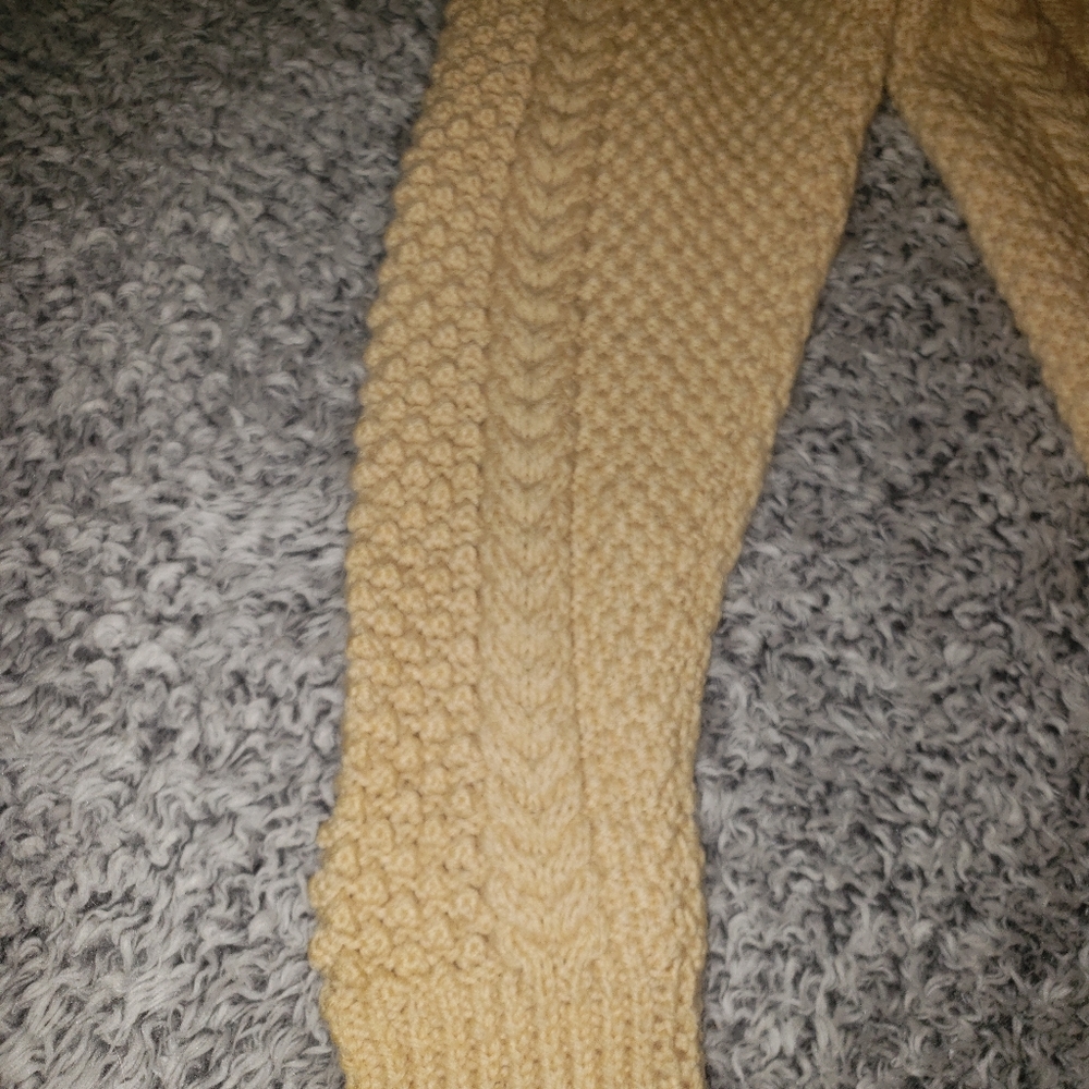 Sweater - Picture 4 of 4